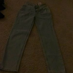 These jeans are super comfy and stylish!